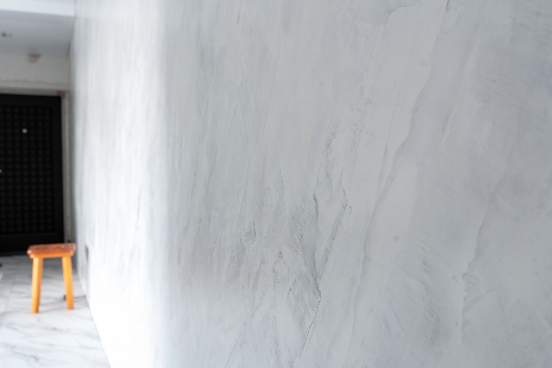 decorative venezian stucco in gray tones